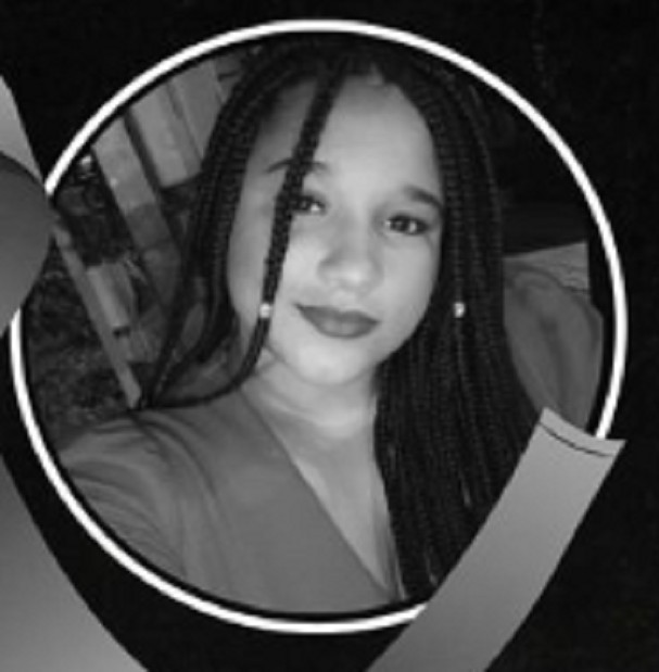 Jovem que morreu após perder controle de moto e bater em poste é identificada